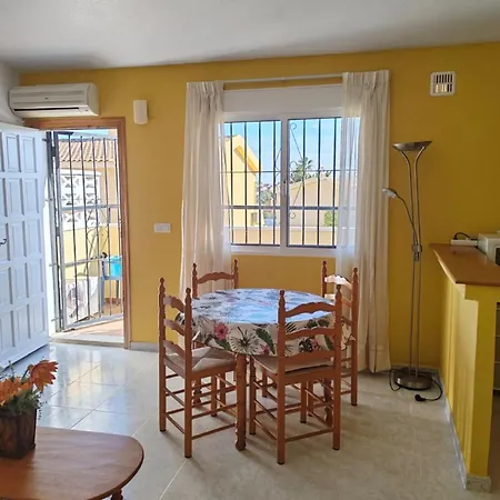 Sandy Bunker 2 Bed And Pool Apartment